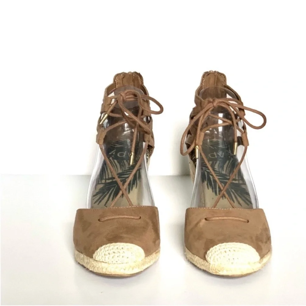 Dolce Vita Taupe Tan Espadrilles Lace Up Jute Wedge Heel Neutral Color Suede